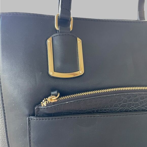 Nine West Large Tote Bag Vegan Leather plus Accessory Pouch EUC - Picture 3 of 16